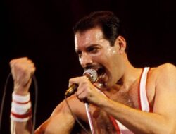 5 Seniman yang Meninggal Di Hari, Bulan dan Tahun yang Sama, Salah Satunya Freddie Mercury