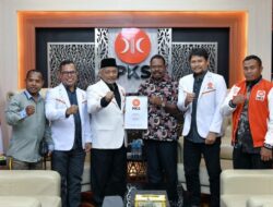 Hadapi Pemilihan Kepal Adaerah 2024, DPP PKS Serahkan SK kepada 5 Cakada Di Indonesia Timur