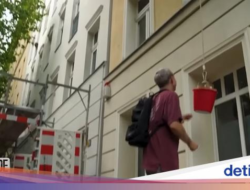 Unik! Mantan Ahli Keuangan Jualan Ramen Ke Apartemen Pakai Ember