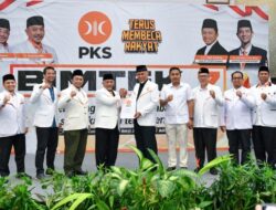 Pemilihan Kepala Daerah Serentak 2024, Kepala Negara PKS Serahkan SK Sebagai Bakal Kandidat Gubernur dan Wagub Sumbar