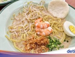 Slurpp! Mie Celor Palembang Berkaldu Udang Legit Di Melawai Plaza