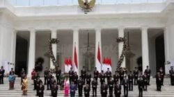 Jokowi Buka Potensi Reshuffle Pembantu Presiden Pembantu Presiden Pembantu Presiden Usai Risma-Pramono Mundur, Ini Tanggapan PDIP