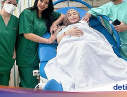 Potret Zaskia Gotik Pada Makan Pasta hingga Cicip Dessert Cantik
