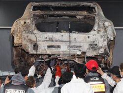 Padamkan Kendaraan Pribadi Bertenaga Listrik Terbakar Tak Ampuh Pakai Air, Butuh APAR Khusus
