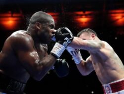Oleksandr Usyk Petinju Terhebat Hingga Era Modern, Frank Warren: Terbaik Hingga Semua Generasi