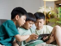 Mendikdasmen Larang Murid Main Roblox, Psikolog Beberkan Plus-Minus Ngegame