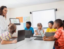 Mengapa Chromebook yang Merajai Sekolah Bangsa Maju Justru Melukai Pembelajaran Di Indonesia?