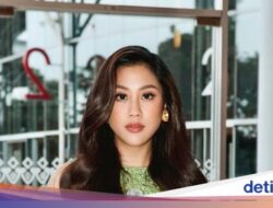 Potret Sherina Munaf Nikmati Minuman hingga Masak Konsumsi Turki