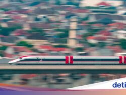 Kata Jokowi soal Whoosh Bikin Rugi: Itu Penanaman Modal Di Negeri