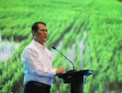 Mentan Andi Amran Pembantu Kepala Negara Bersama Kinerja Terbaik Nomor 2