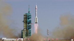 Jendela Retak, Roket China Dinilai Tak Aman Jemput Astronot Ke Antariksa