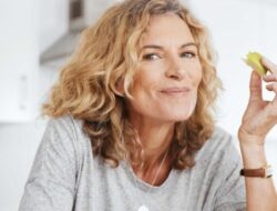 Osteoporosis Mengintai Di Menopause, Ini 5 Konsumsi Bergizi Penting Sebagai Kesejaganan Tulang