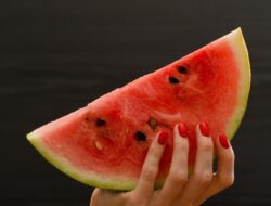 Viral Hasil Positif Di Testpack Dipakai Di Semangka, Praktisi Medis Kandungan Pastikan Propaganda!