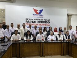 Serahkan SK Definitif, Sekjen Perindo Minta Ketua DPW dan Dewan Perwakilan Daerah Perkuat Kelembagaan