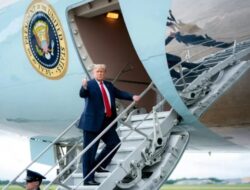 Trump Larang Pemohon Visa yang Obesitas Masuk Hingga Amerika Serikat