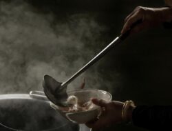 Pola Makan Karena Itu Ugal-ugalan Di Liburan? Ini Saran Ahli Kepuasan Gizi