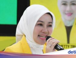 Momen Atalia Praratya Jajan Kerupuk hingga Blusukan Hingga Pasar Cihapit