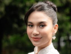 Busana Azizah Salsha Di Melayat Ke Rumah Duka Ayah Arhan Dari Sebab Itu Sorotan, Kenapa?