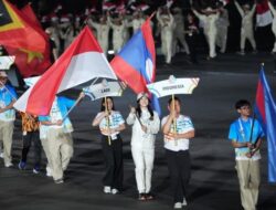 SEA Games 2025 Resmi Berakhir, Olahragawan 17 Tahun Pimpin Defile Indonesia Di Upacara Penutupan