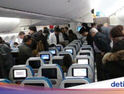 Sesudah Pesawat Mendarat, Kamu Langsung Berdiri atau Tetap Duduk?