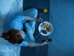 Ahli Kebugaran Gizi Bicara Waktu Ideal Makan Malam Biar BB Nggak Cepat Naik