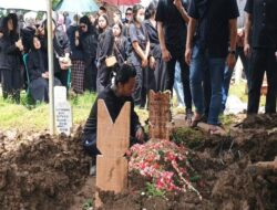 Cuitan Menyayat Hati Reza Arap usai Kepergian Lula Lahfah: Take Me Instead