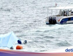 Kapal Wisata Terbalik Ke Pantai Oman, Tiga Turis Tewas
