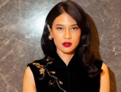 Potret Dian Sastrowardoyo Ikut Gaya Back To 2016, Cantiknya Enggak Berubah
