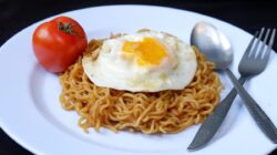 Sahur Mepet Cuma Makan Mi Instan? Ini yang Berencana Terjadi Ke Tubuh Di Puasa