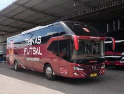 Kendaraan Angkutan Umum Mutakhir Bagong Perkuat Semangat #SatuKeluarga Timpilihan Futsal, Kepala Putri Beri Apresiasi