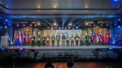 Kain Tenun Sumba Antarkan Desa Bakti BCA Raih Prestasi Ke Organisasiregional Tourism Awards