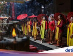 Kebiasaan Ketuk Pintu Warnai Sambut Imlek 2577 Di Semarang