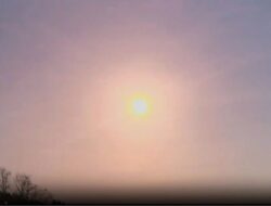 ESA Mengejar Bola Api Misterius yang Menerangi Langit Eropa