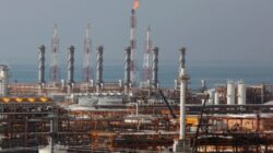 Harga Plastik Dunia Cetak Catatan Usai Trump Perintahkan Blokade Laut Iran