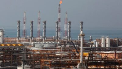 Harga Plastik Dunia Cetak Catatan Usai Trump Perintahkan Blokade Laut Iran