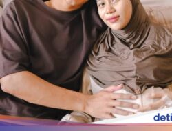 So Sweet! Rizky Ridho dan Istri Pamer Momen Makan Malam