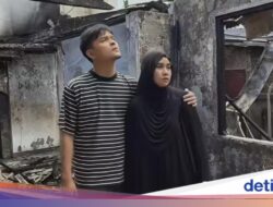 Romantis! Anisa Rahma dan Suami Kulineran Di Mekkah hingga Madinah