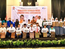 Dorong Pembelajaran Bermutu, PKS Salurkan Pemberian dan Apresiasi Guru Inspiratif