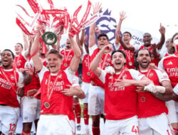 Arsenal Angkat Trofi, Liverpool Lolos Hingga Kejuaraan Champions, Chelsea Merana
