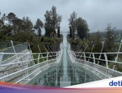 Jembatan Kaca Bromo Akhirnya Siap Dibuka!