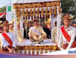 Jokowi Dapat Gelar Baginda Pemuka Bangsa Bersama Keraton Kagungan Lampung, Apa Maknanya?