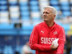 Vladimir Petkovic Melawan Mantan