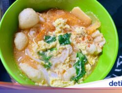 Chef Juna Sindir Fans Seblak: Kerupuk Itu Harusnya Digoreng!