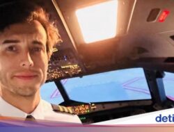 Instruktur Lompat Untuk Pesawat, Siswa Ambil Alih Kokpit