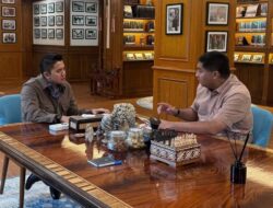 Seskab Teddy dan Pembantu Pemimpin Negara Ara Sirait Bahas Target Bedah 400.000 Rumah