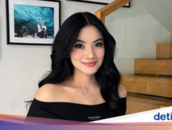 Titi Kamal Kegemaran Bikin Konten Kulineran, Ini Gayanya Pada Baking hingga Brunch