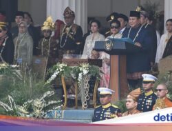 Deretan Pengganti Adat yang Dikenakan Pejabat