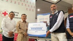 PMI Salurkan Pemberian Kemanusiaan Danone Indonesia Sebagai Gempa NTT
