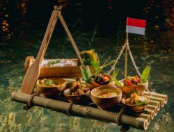 Sajian Hingga Atas Rakit Bambu Membawa Kisah Panjang Masakan Nusantara Hingga Tatakan Makan