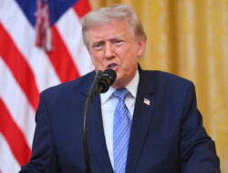 Trump Tunda Tarif Pembelian Barang Di Luar Negeri 50% Hingga Kanada Hingga Menit Terakhir, Ada Apa?